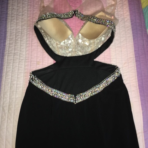 Floor length formal dress - Picture 3 of 7